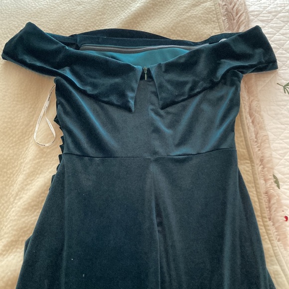 Velvet Green Dress - Picture 5 of 6
